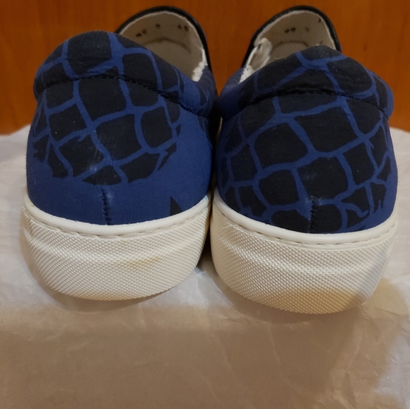 The Editor Italy Distressed Pineapple Printed Blue Fabric Slip on Sneakers - Picture 5 of 10